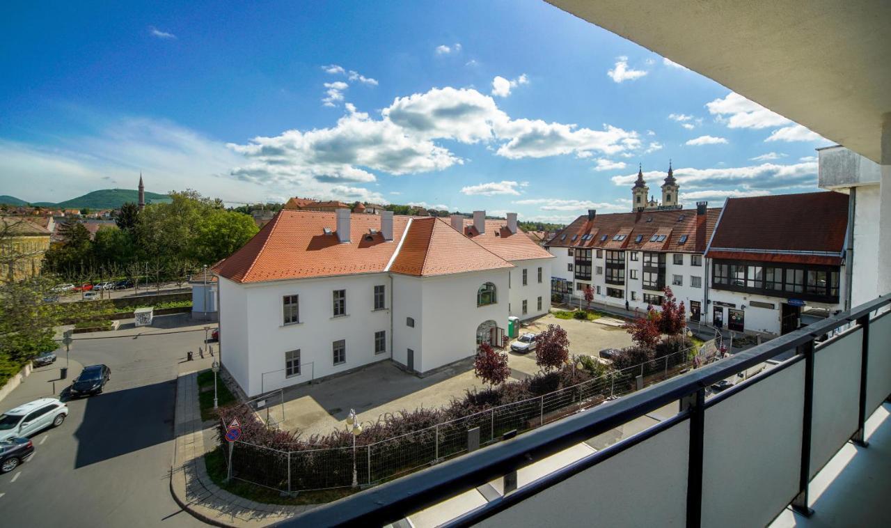 Апартаменты Illy Apartman Эгер Экстерьер фото